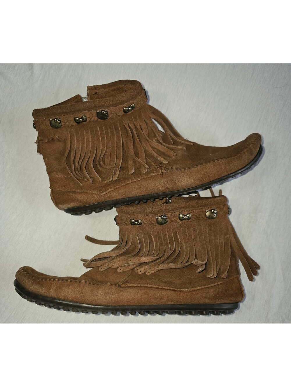 Minnetonka vintage moccasins size 7.5 Hello Kitty